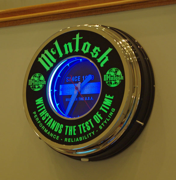 5Lobbyclockatmcintosh.jpg