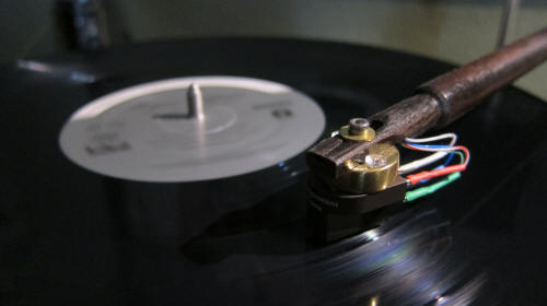 Triangle Art Turntable