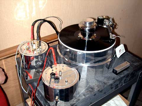 clark_turntable01.jpg (28799 bytes)