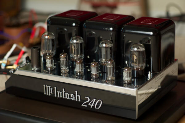 McIntosh MC240 stereo