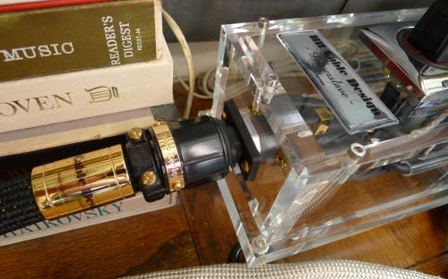 HB Cable PowerSlave Acrylic Distributor