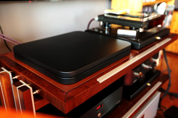 Thales TTT Compact Turntable, Levi-Base, and Simplicity Mk2 Tonearm