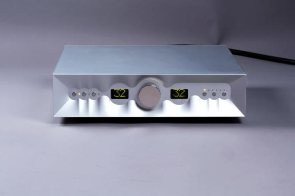 Thrax Maximinus D/A Converter, Dionysos Preamplifier, Spartacus Power 
Amplifier