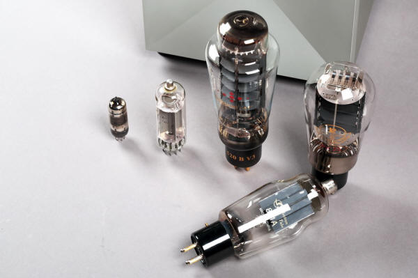 Thrax Maximinus D/A Converter, Dionysos Preamplifier, Spartacus Power 
Amplifier